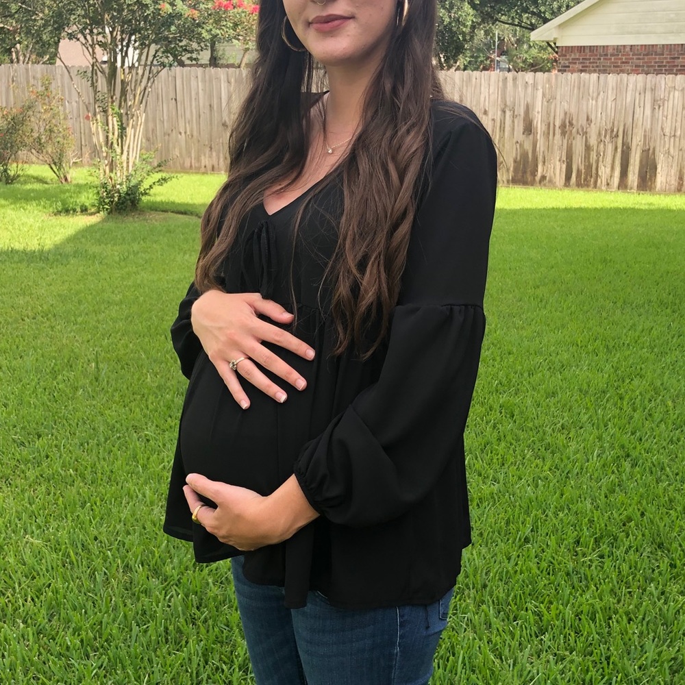 Balloon sleeve black maternity top